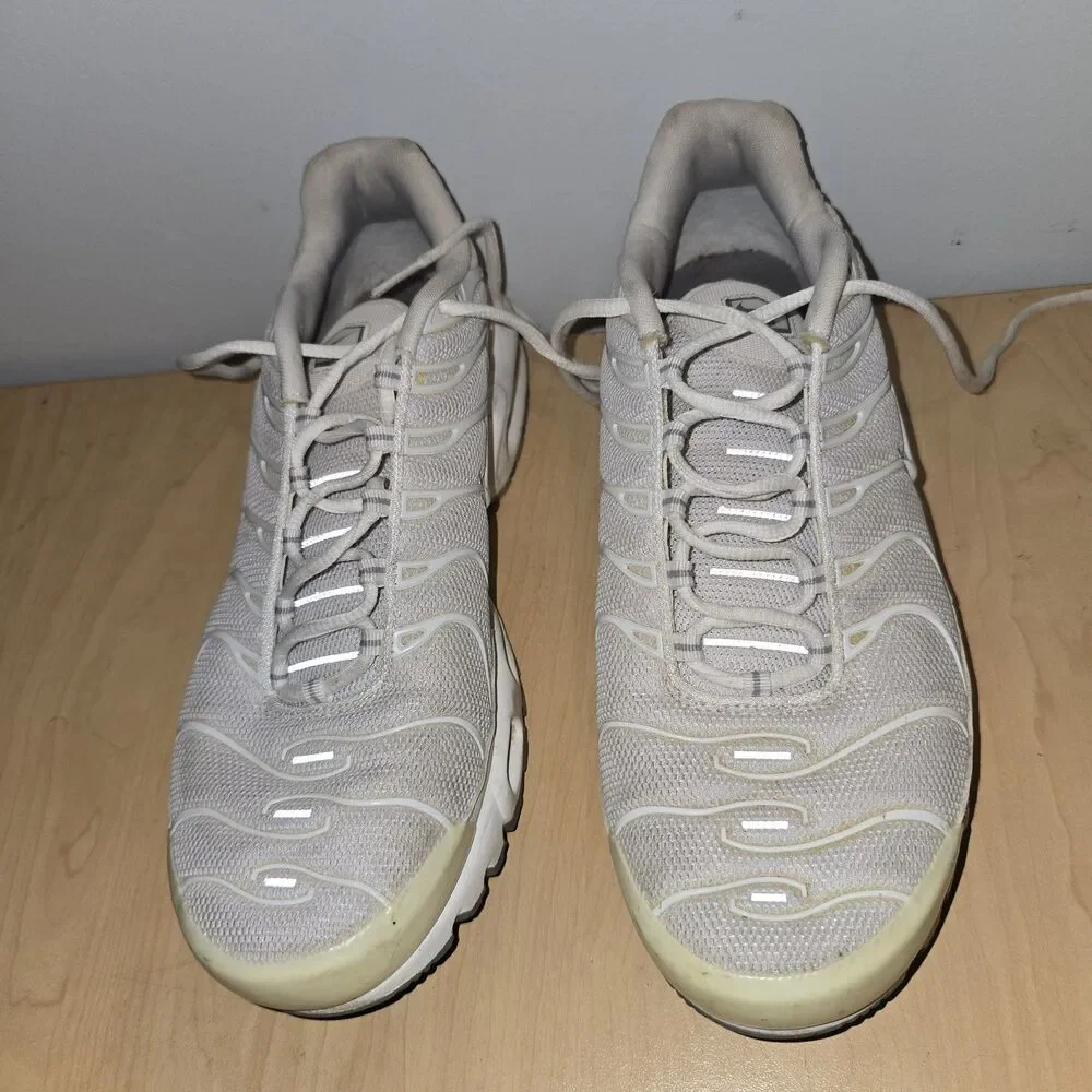 Nike Air Max Plus TN Triple White Men’s Size 11 US / 45 EU / 29 CM